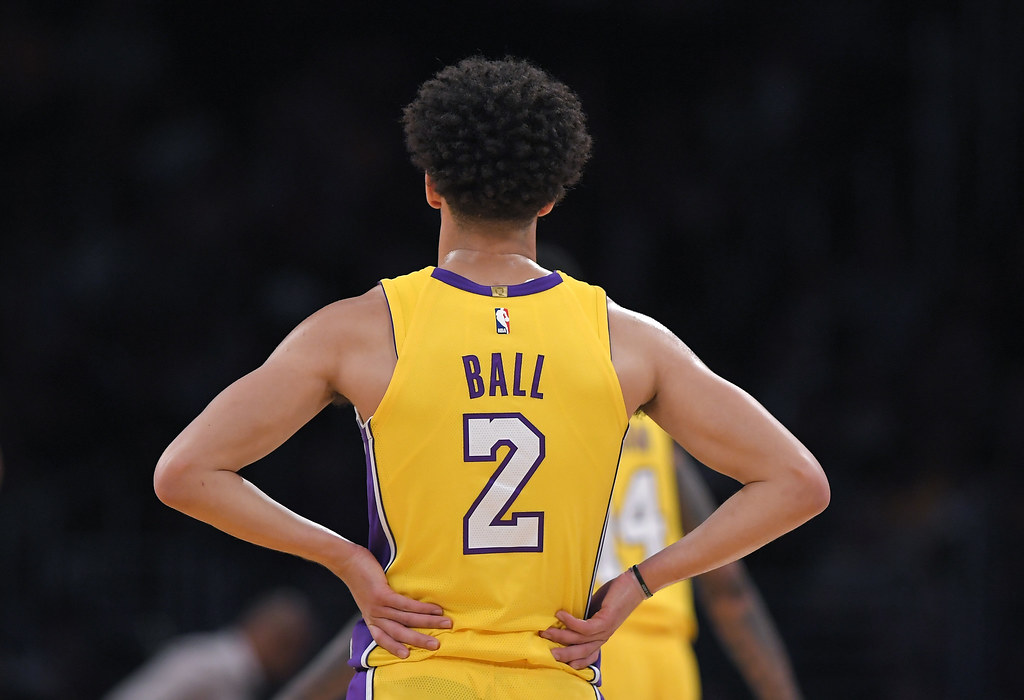 史上最年輕大三元　湖人輸球Ball無心慶祝