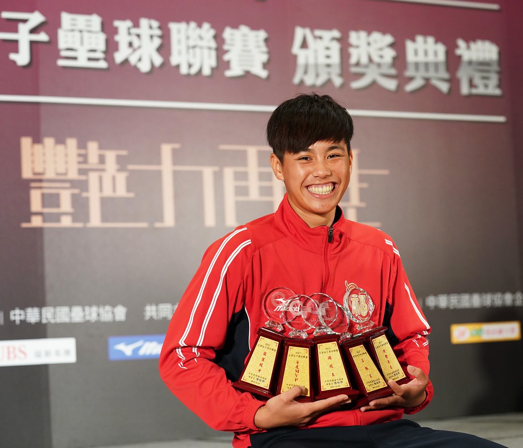 17歲杜雅婷狂收5獎　得獎感言先笑場