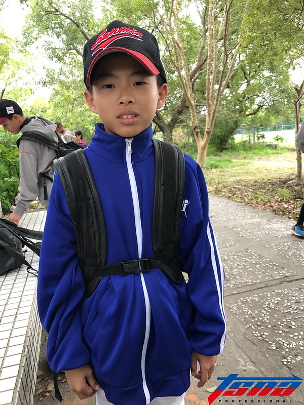 不畏懼快速球　高材生藍正祐動腦打球