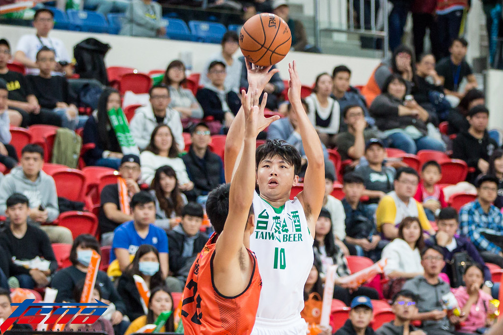 妻待產看球　朱億宗隨時可能「消失」