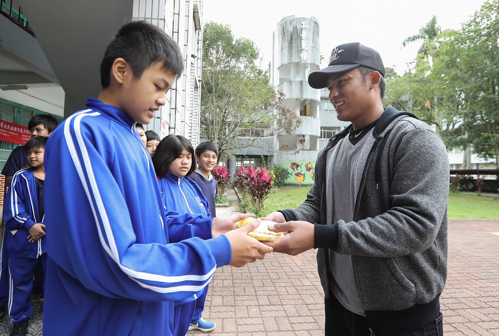 林祐樂任愛心麵包大使　同學直呼「要吃3顆」