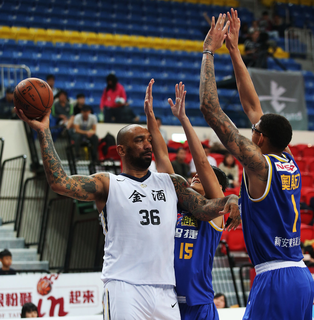 蘇奕晉手感佳　金酒灌醉裕隆