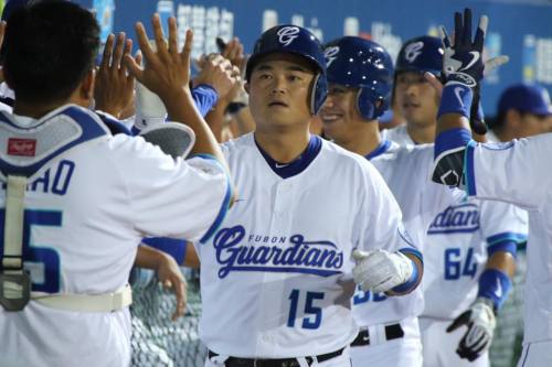 任重道遠的全方位領袖－胡金龍