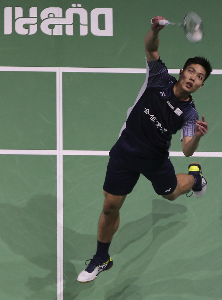 周天成直落2勝　力保杜拜年終賽4強機會