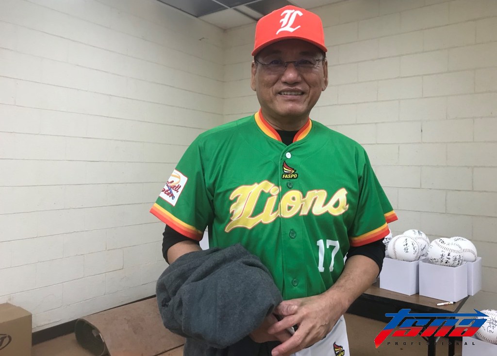 遇到熟悉的黃衫軍　謝長亨先在場邊觀戰