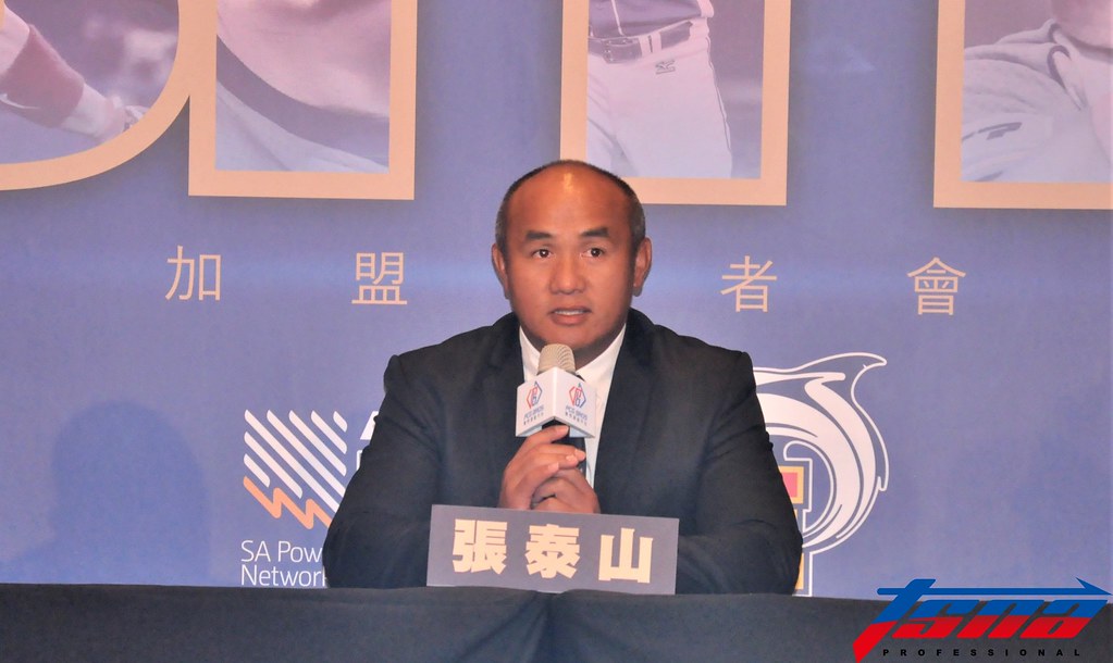 像鈴木一朗　中市成棒有意簽張泰山