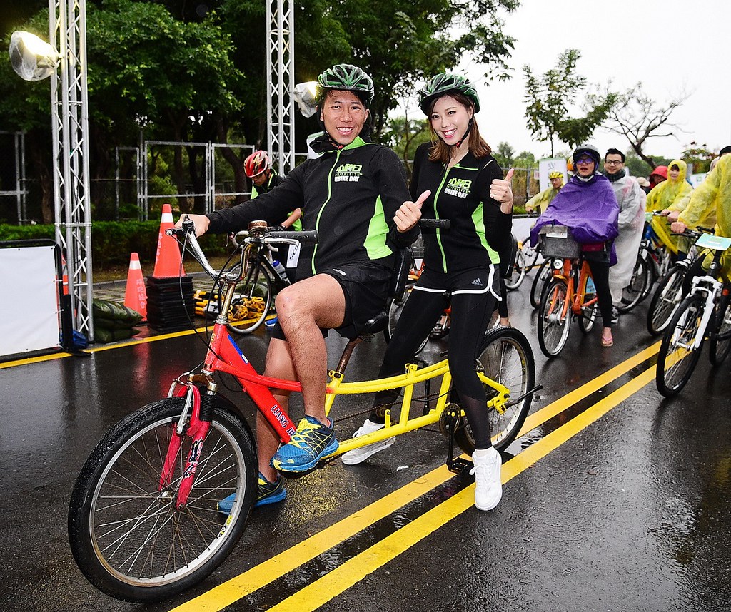 陳彥博參與心騎日　讚艾蜜絲「越騎越甜」