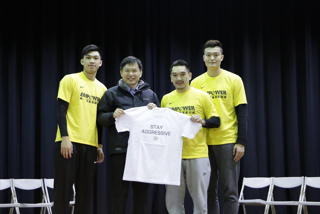 蘇奕晉回饋母校　師長爆料淚汪汪的回憶