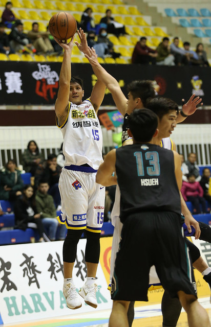 周士淵本季新高20分　裕隆3連勝到手