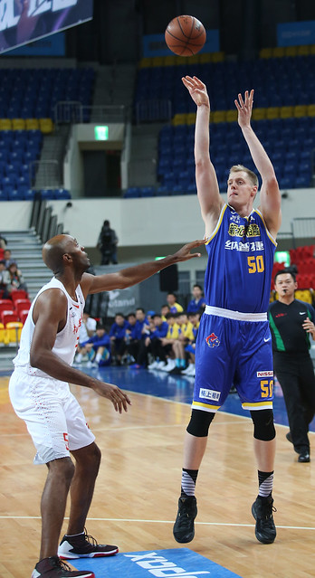 達欣輕取台銀　奈維爾雙二十率裕隆奪勝