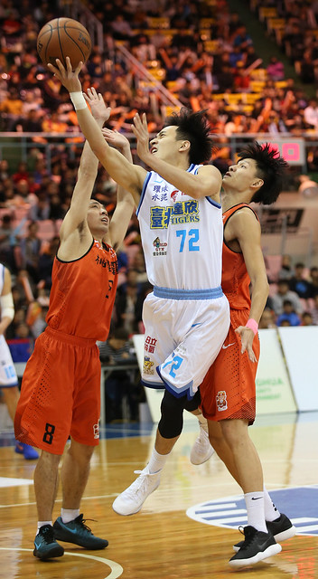 呂濟而帶病上陣　達欣斷璞園筋脈