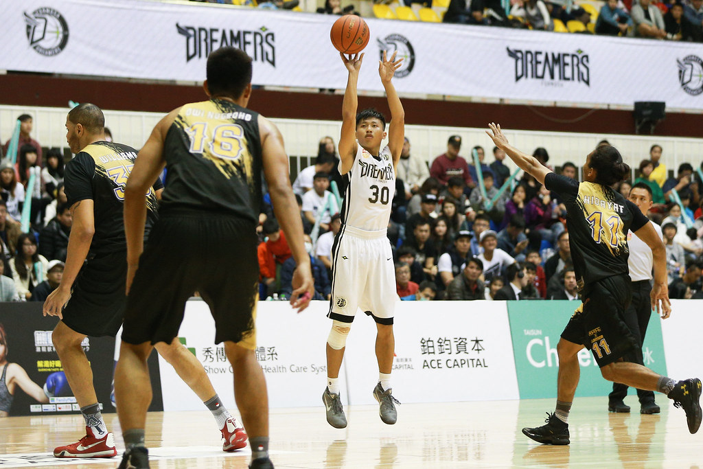 吳松蔚新高22分　夢想家不敵印尼泗水騎士