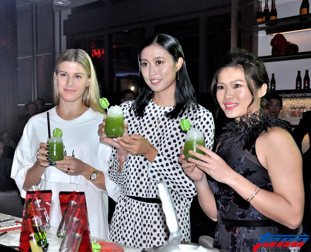 台灣公開賽選手之夜　眾女將亮麗登場