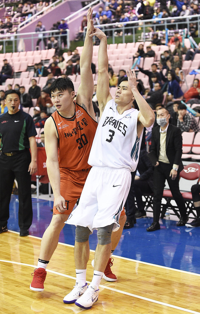 璞園擊敗富邦　麥班達虧陳冠全刷數據