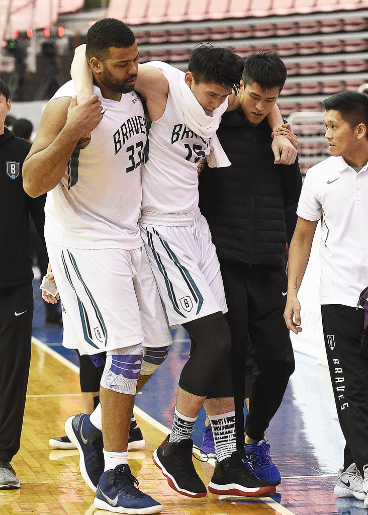 賠了夫人又折兵　富邦輸球又傷大將