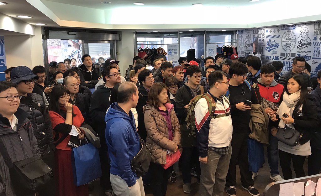 Lamigo「金猿卡」抽選會　420人搶2名額