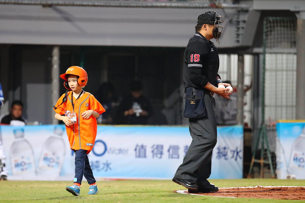 獅迷限定　統一開賣寶貝球僮席、烤肉席