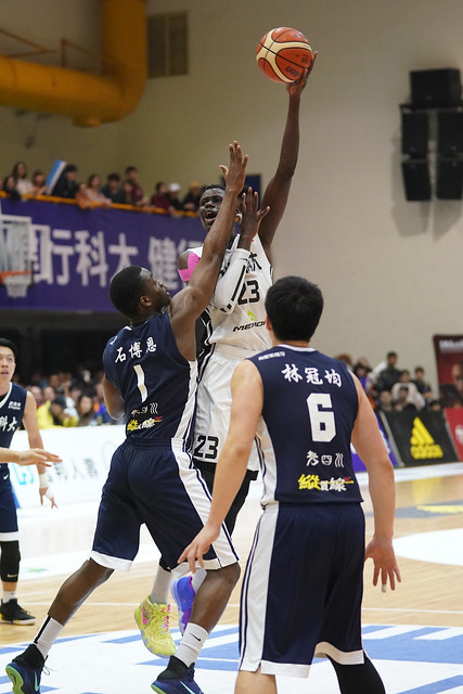 鳥總說班霸不打卻先發　健行勝中州複賽不敗