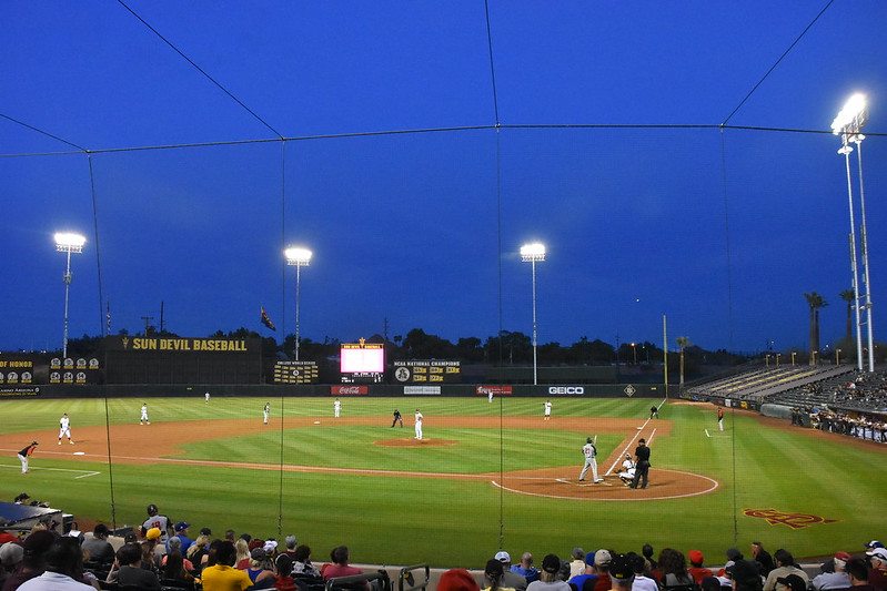 美大學球場採用高規格設備　林家正也受惠