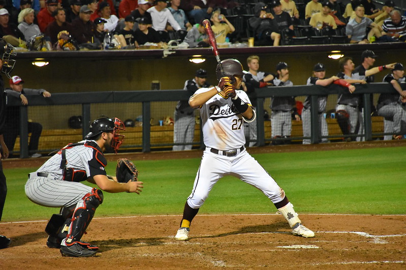 面對「瘋狗」之子　林家正擊球策略奏效敲安