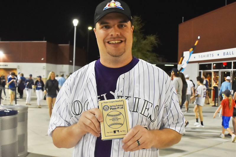 「蓋世英雄」到來—春訓球場裡的瘋狂球迷