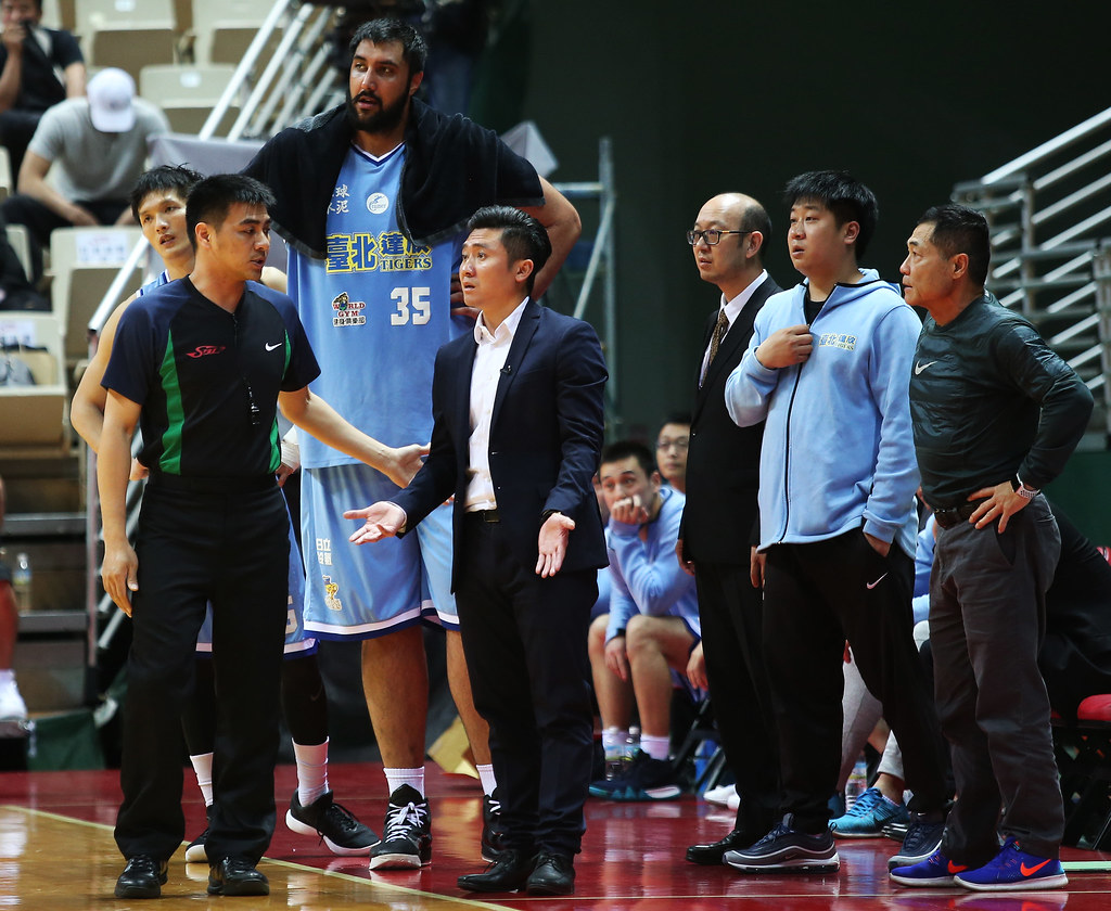 布拉季後賽首場遭禁賽　范耿祥大抱不平