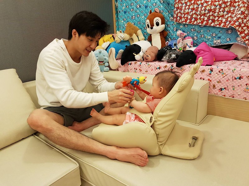 小小愛學會看小手　江宏傑討玩遭拒超爆笑