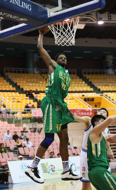 金酒不想浪費優勢　台啤要靠夏普翻身