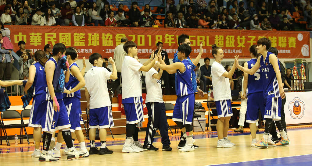 展現勝利的渴望！　電信逆轉台電喜收季軍