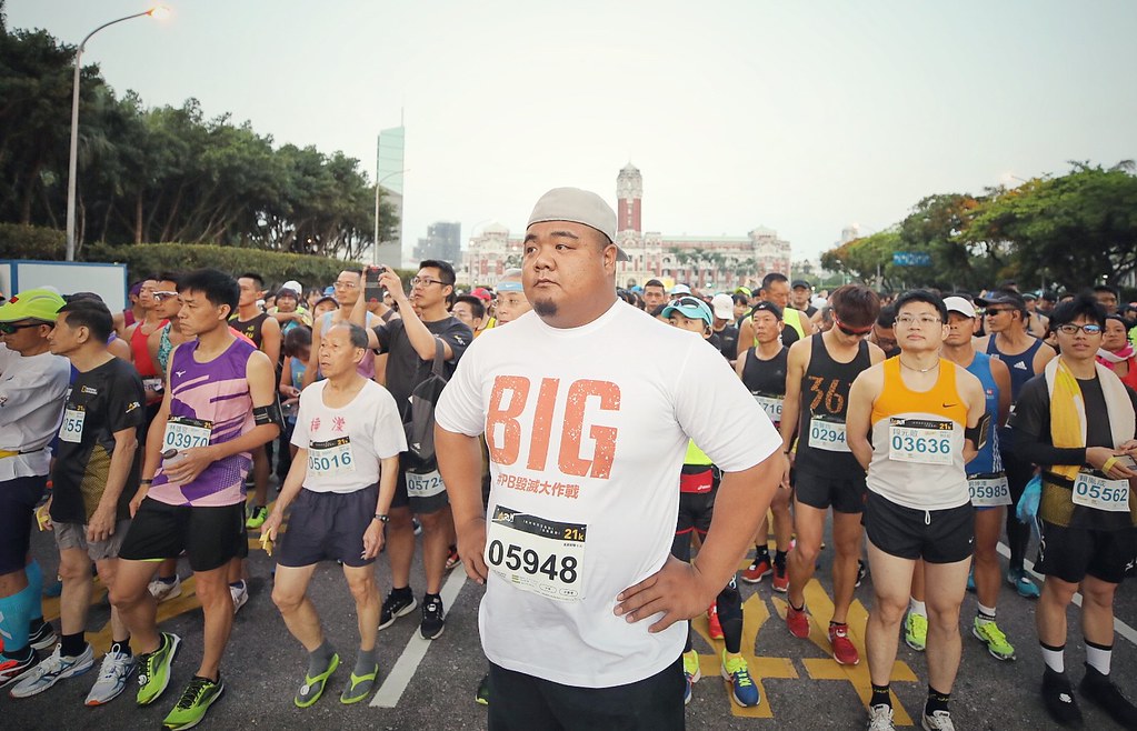 響應世界地球日　陳士杰和巨石強森同台力挺路跑