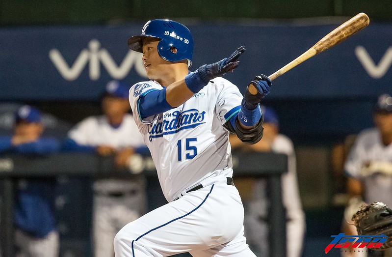 胡金龍猛打帶頭　富邦延長賽擊倒桃猿奪4連勝