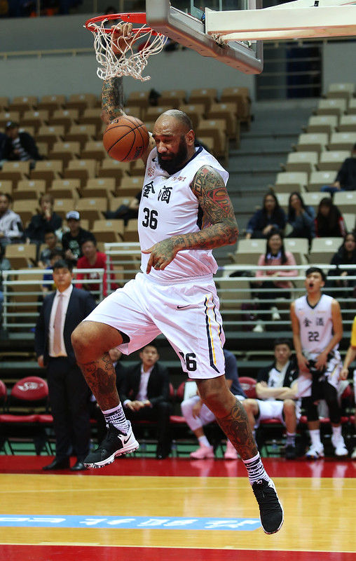 拉莫斯送耳機有效　金酒首勝璞園