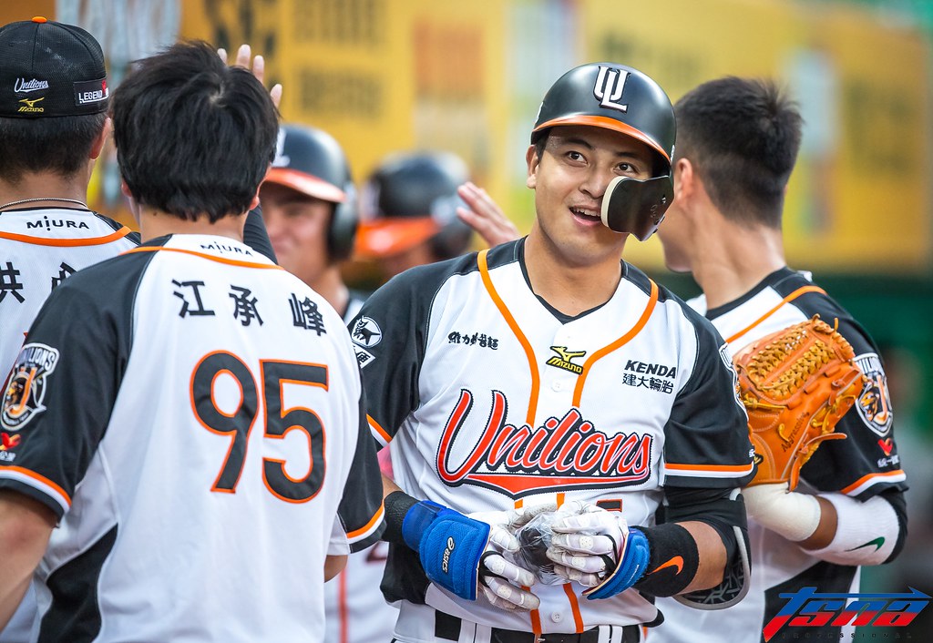 郭阜林首轟遲報到　回鍋三壘更自在