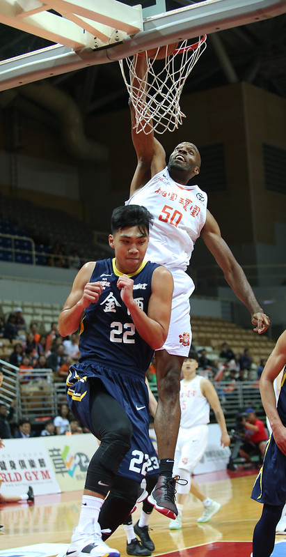 戴維斯27分18籃板　璞園2比1金酒