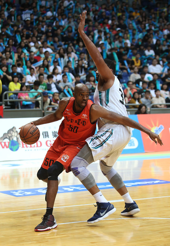 林書豪助陣無用　戴維斯率璞園搶勝