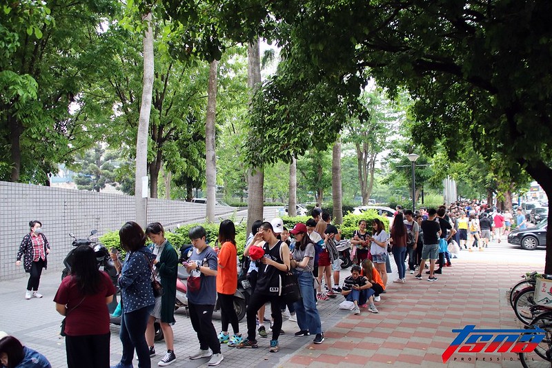 冠軍賽人氣旺　死忠富邦迷早上9時半就來排隊