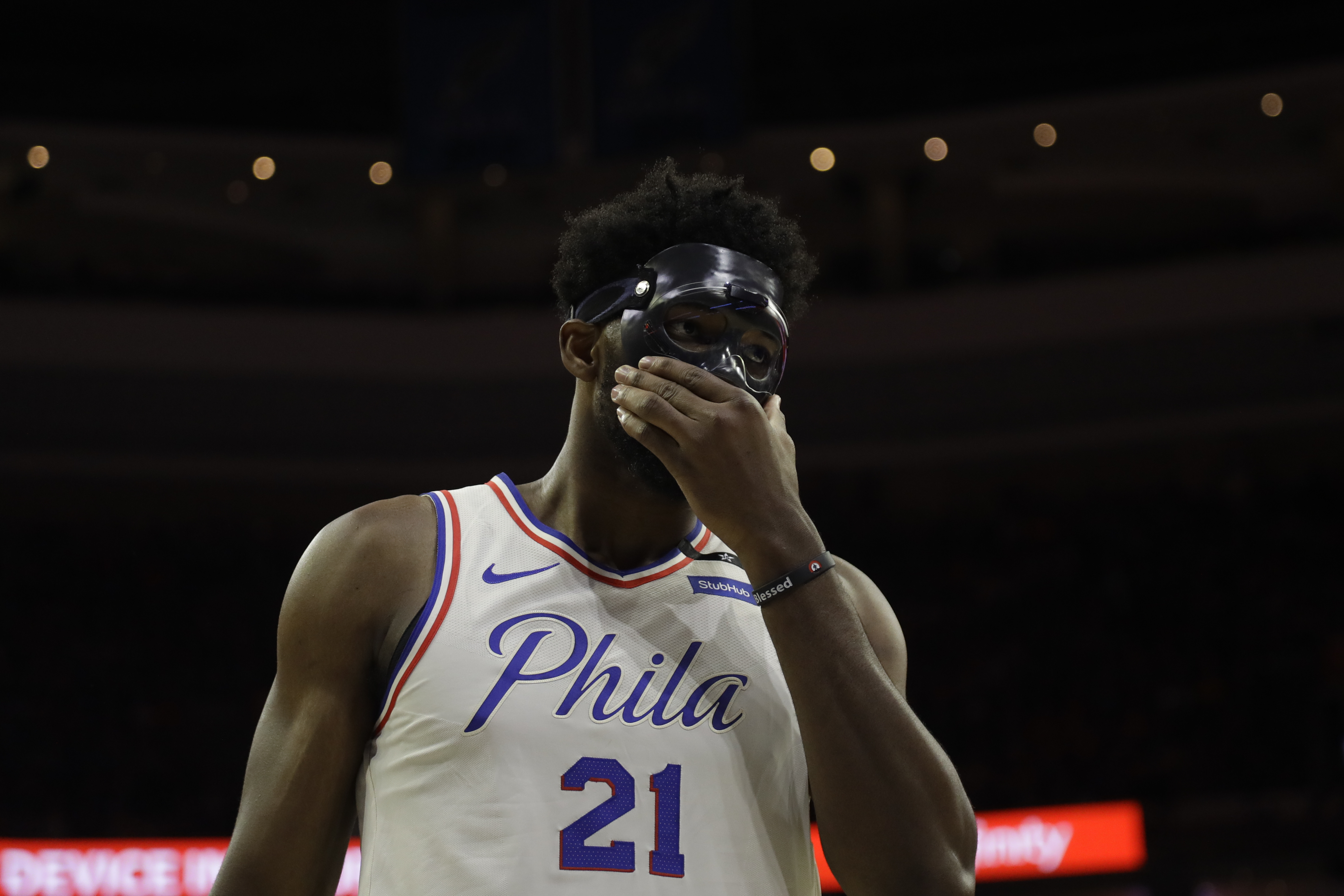 76人能贏未贏　Embiid：愚蠢的錯誤