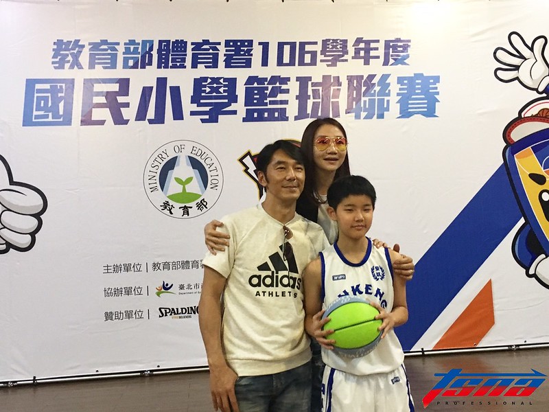 女兒對籃球上癮　李李仁夫婦力挺國小聯賽