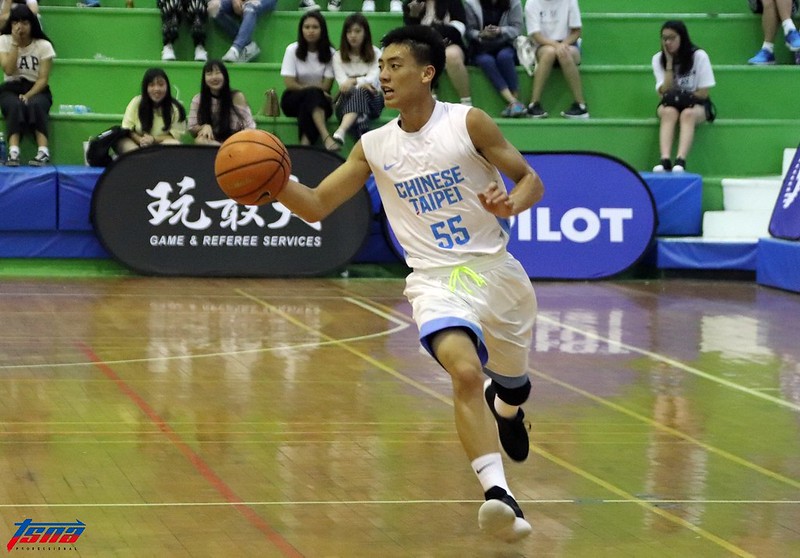 嚴謹融入奔放　魏嘉豪盼展白巧克力球風