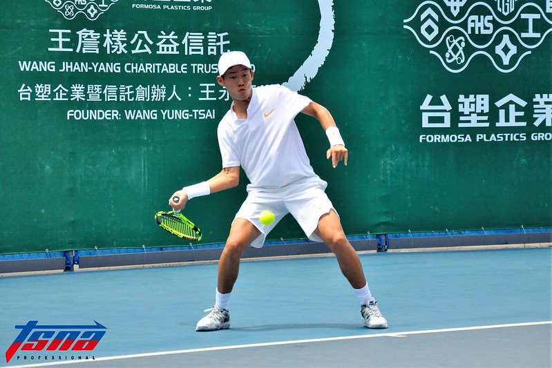 大戰近4小時　曾俊欣力退老大哥陳迪奪冠