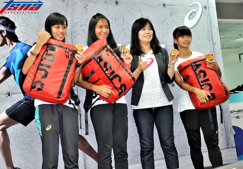 田徑小將亞運初體驗　不忘跟風瘋世足