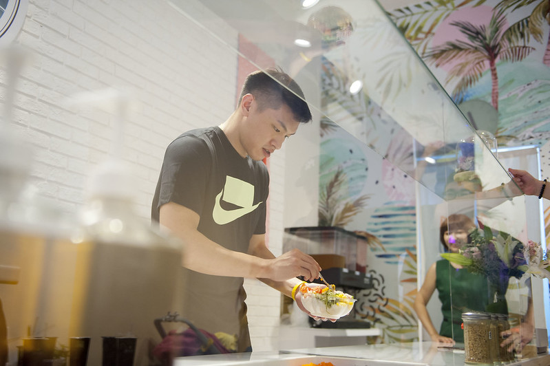 周資華台中開餐廳圓夢　眾球星齊道賀