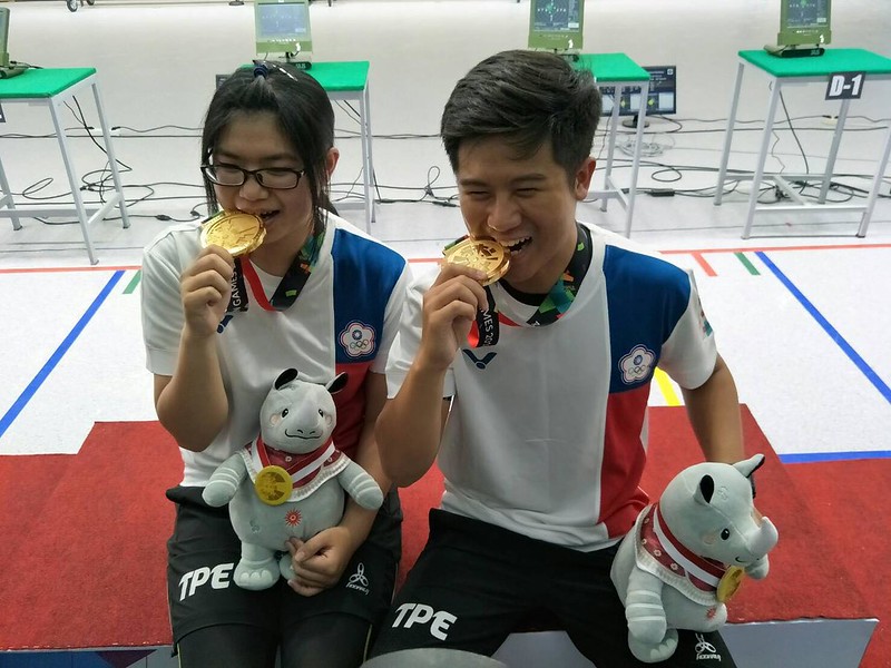 亞運首金出爐　呂紹全林穎欣射倒中國奪金