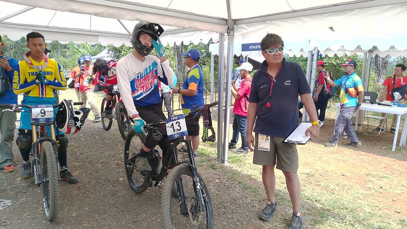 登山車江勝山傳捷報　男子下坡賽摘銀
