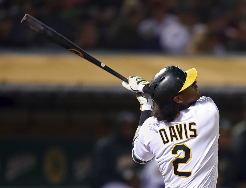 病童球衣簽名　運動家Davis喜願開砲