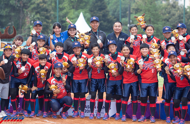 連日征戰疲憊不已　台灣女壘亞運仍帶銀回家