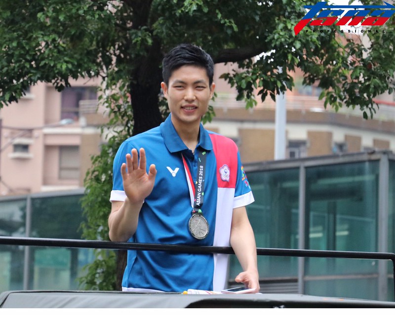 國慶花車大遊行　民眾熱烈歡迎「亞運英雄」