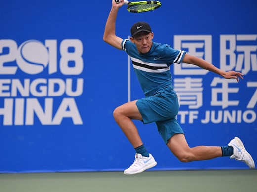 曾俊欣青少年大師賽2連勝　晉級4強有望