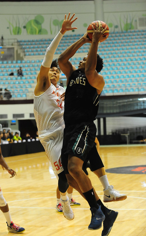 富邦洋將Orton 2罰俱中　衛冕軍璞園熱身首戰吞敗