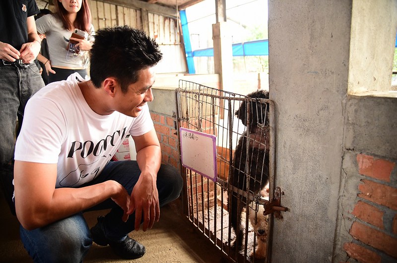 陳偉殷前進屏東　實際行動關心動物保育